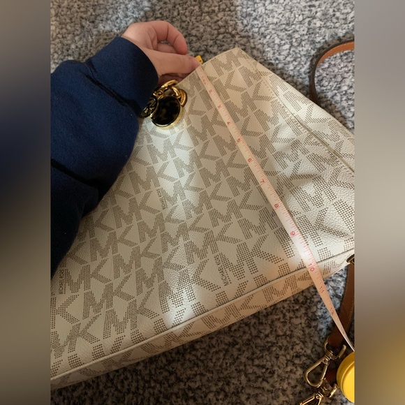 Michael Kors purse - Picture 12 of 12